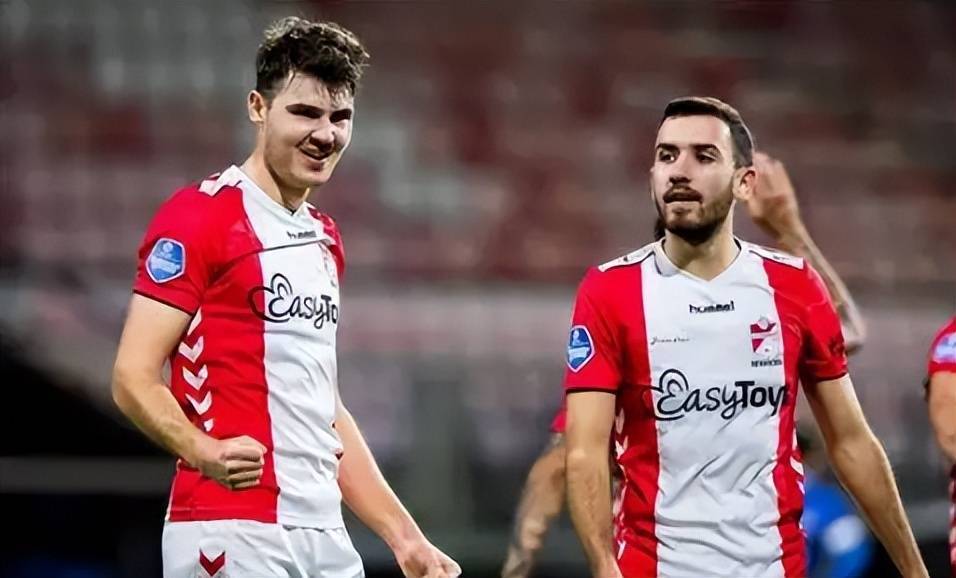 九游网页版入口-阿贾克斯荷甲90大胜全队8人破门